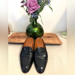 EUC Everlane Black Leather Mules Flat Sandal Pointed Size 6